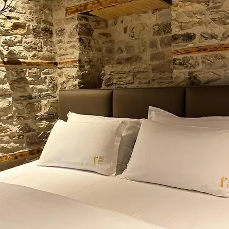 Furra ジロカストラ